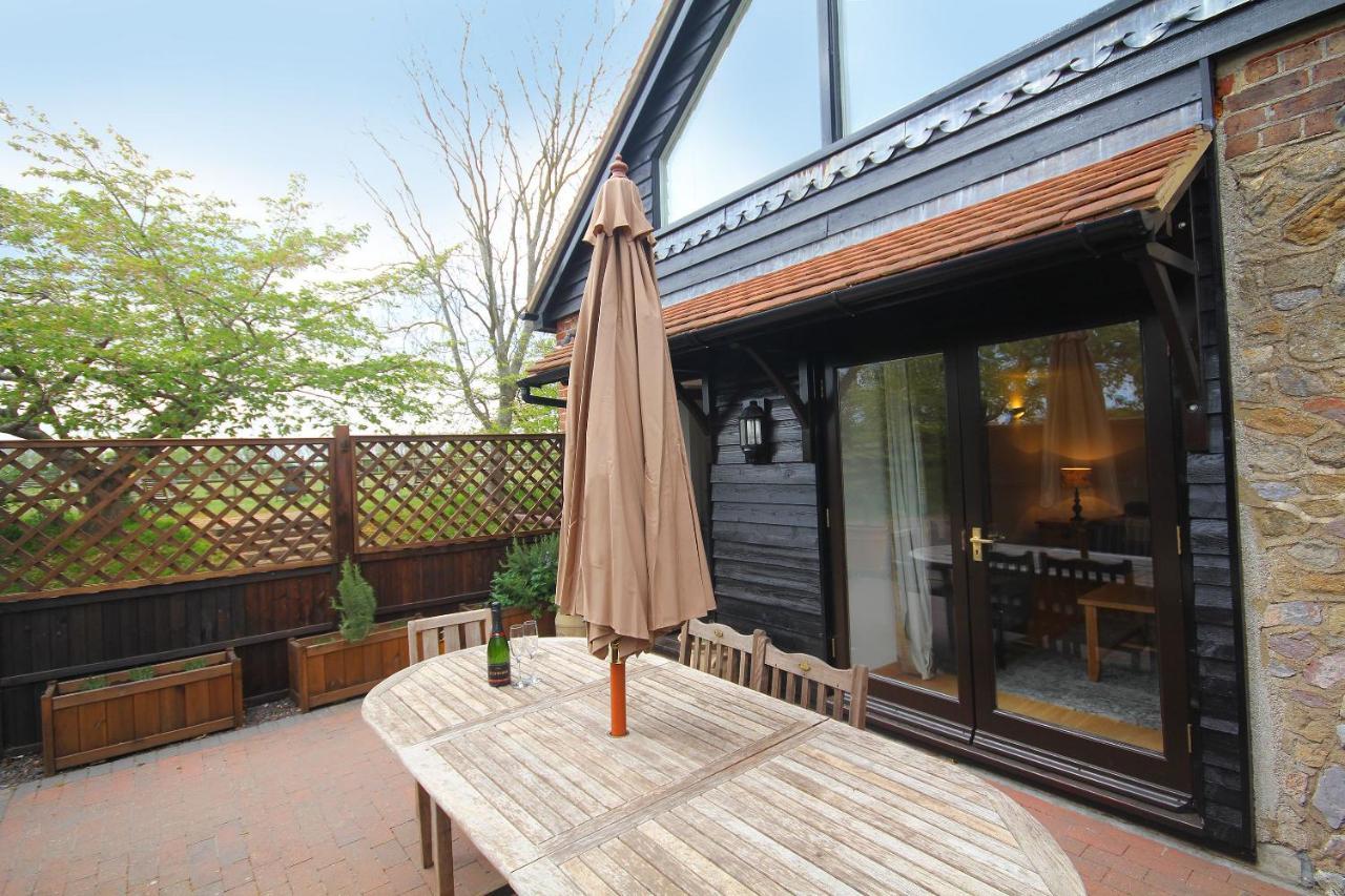 Quay Quarters Villa ชิชิสเตอร์ ภายนอก รูปภาพ