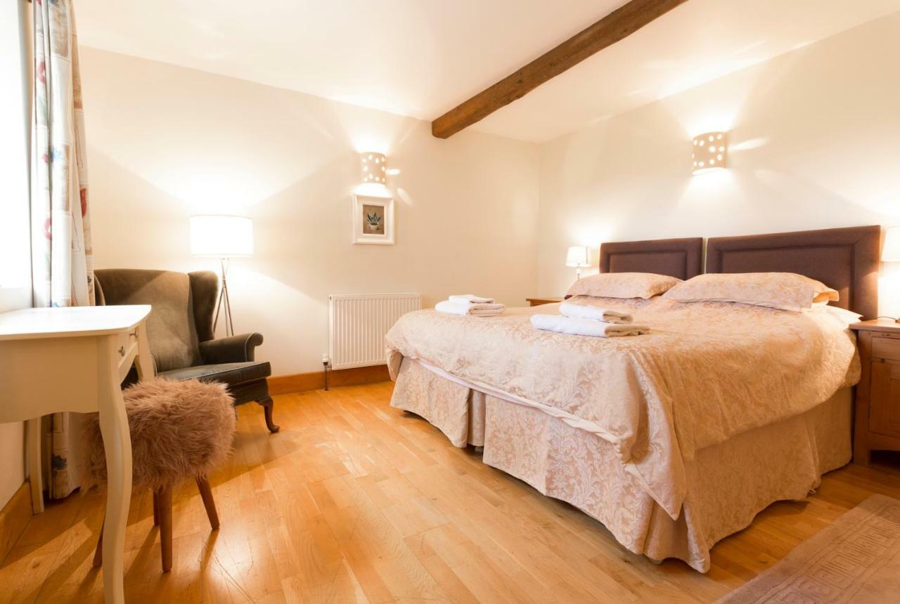 Quay Quarters Villa ชิชิสเตอร์ ภายนอก รูปภาพ